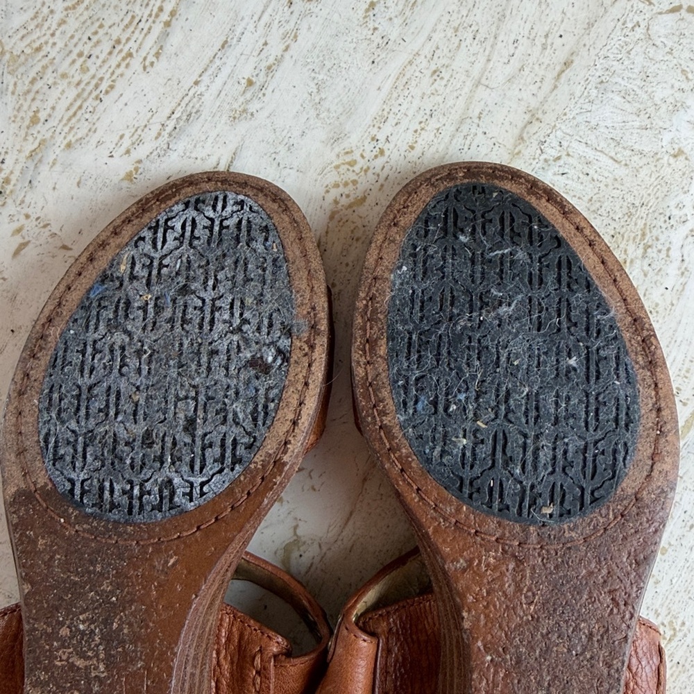 Frye Avery T-Strap Leather Cognac Brown Boho Western Sandals Women’s Size 6 - Picture 7 of 9